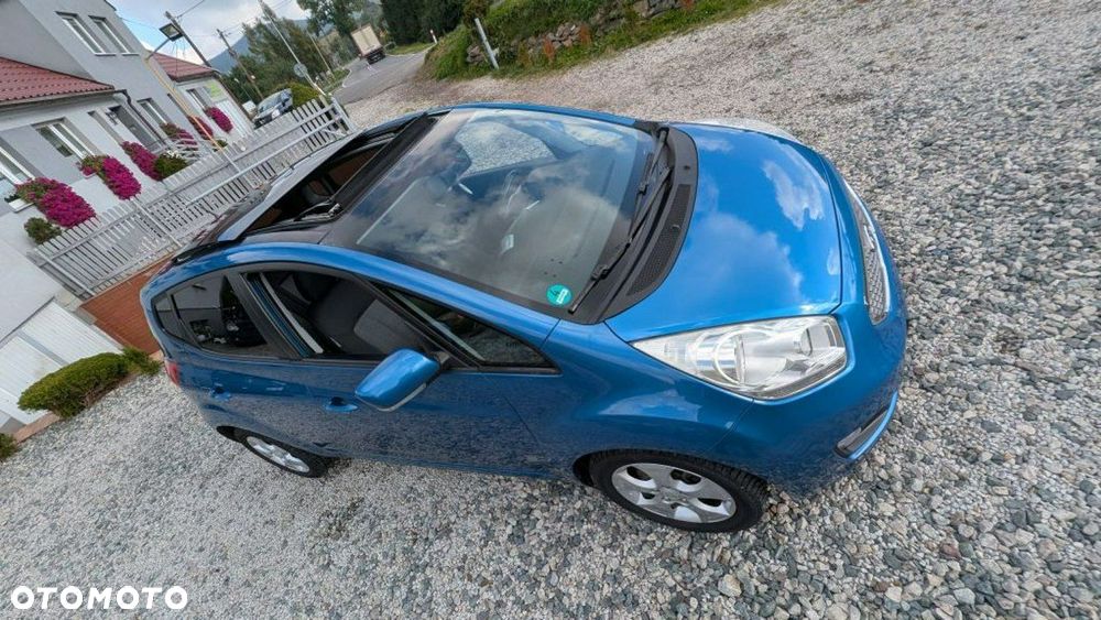 Kia Venga - 21