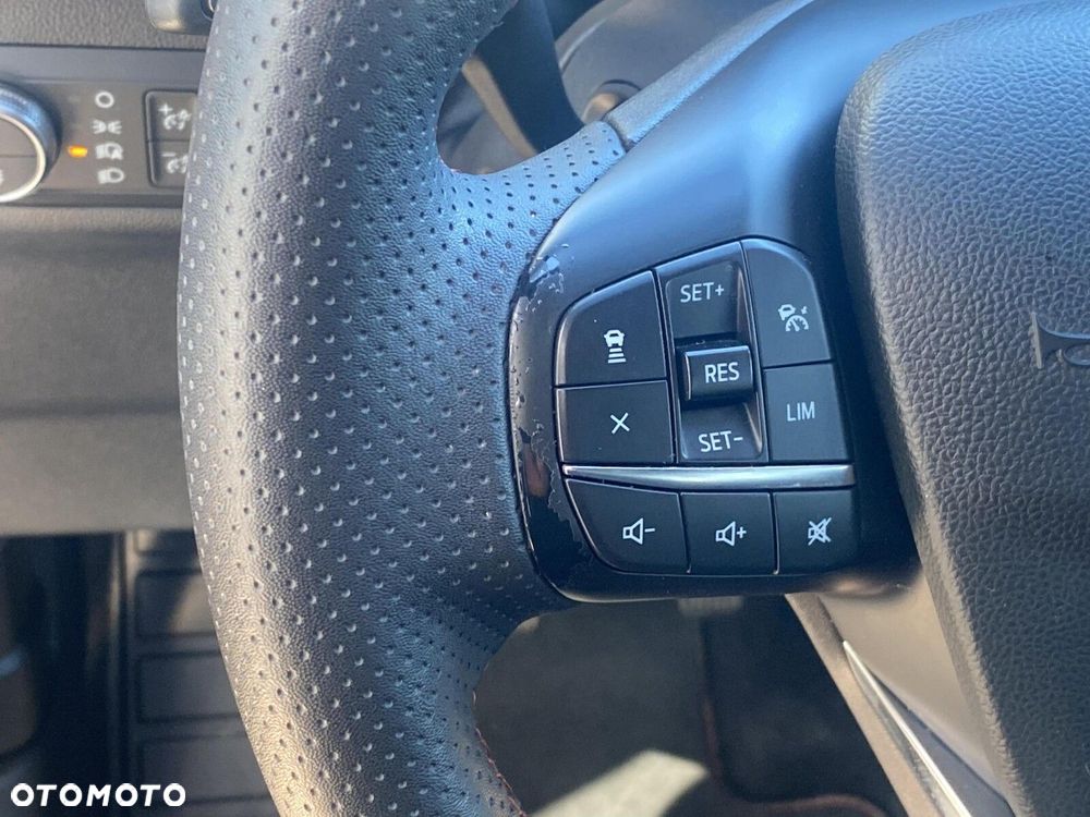 Ford Kuga - 11