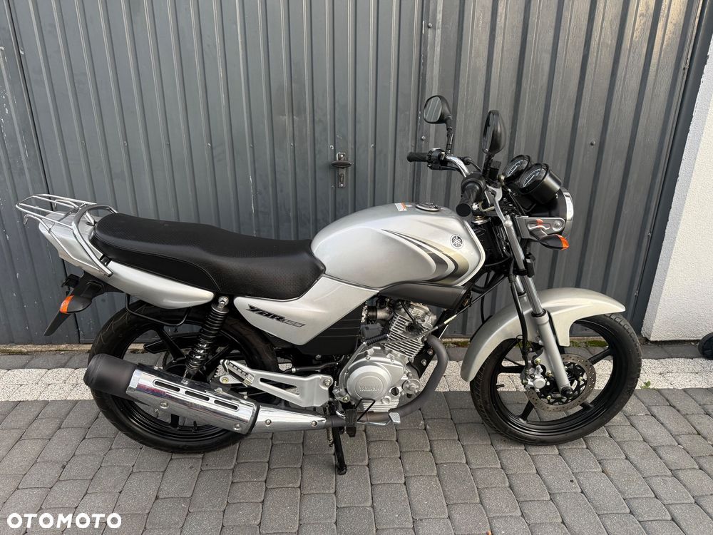 Yamaha YBR - 37