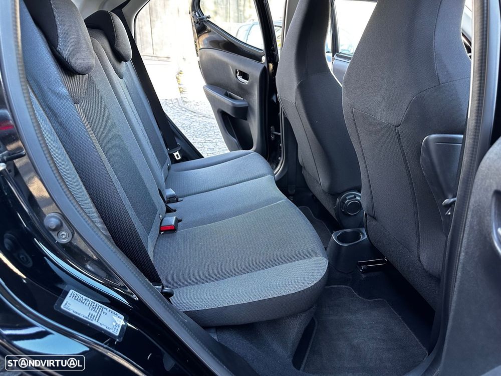 Toyota Aygo 1.0 X-Clusiv Black - 14