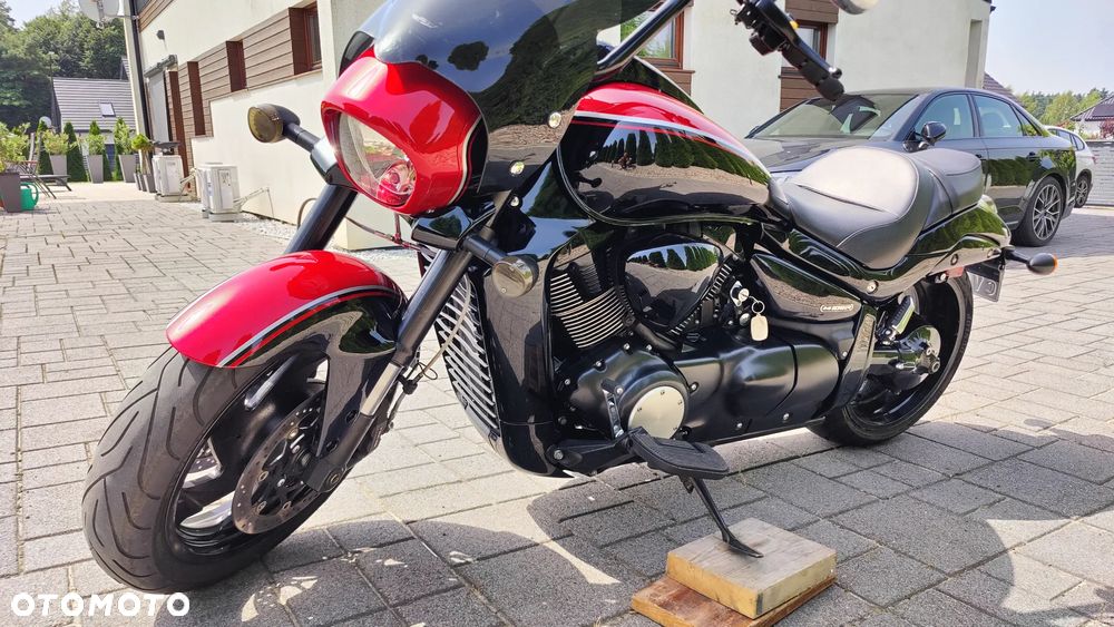 Suzuki Intruder - 3
