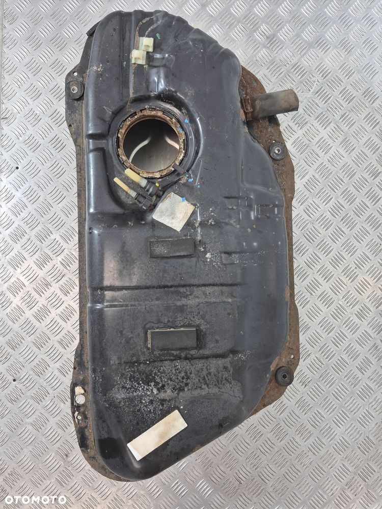 Volkswagen Fox Zbiornik Paliwa - 1