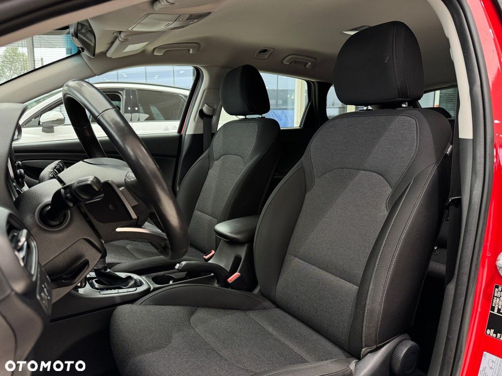 Hyundai i30 1.6 D Comfort DCT - 10