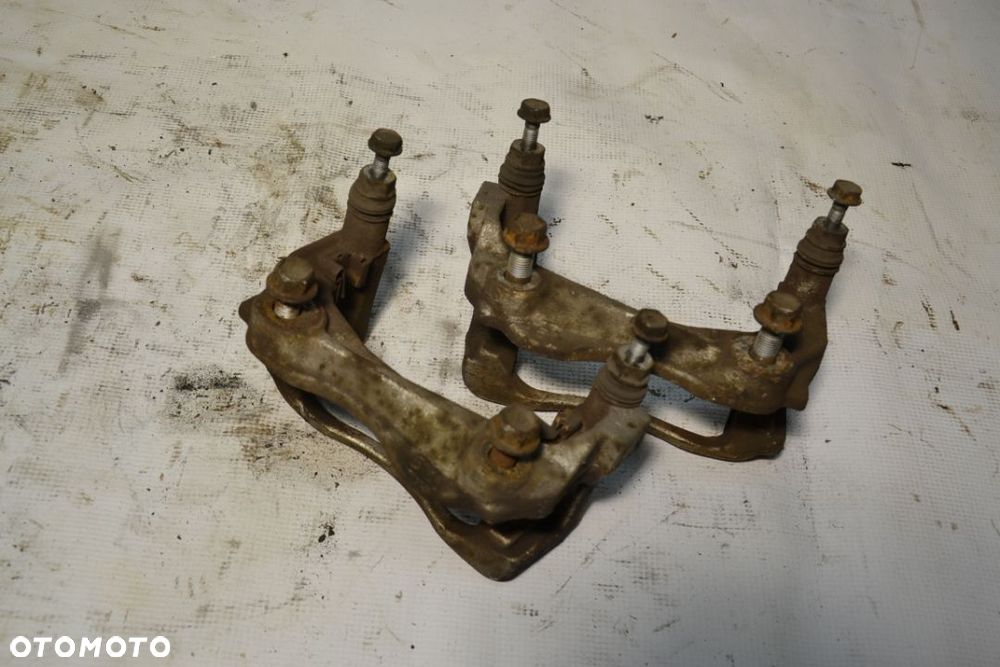 Jarzmo hamulcowe  Lexus GS300 Gs 430 SC 430 - 2