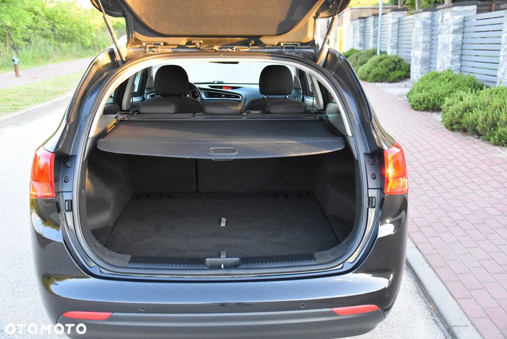 Kia Ceed 1.6 GDI ISG Dream-Team Edition - 37