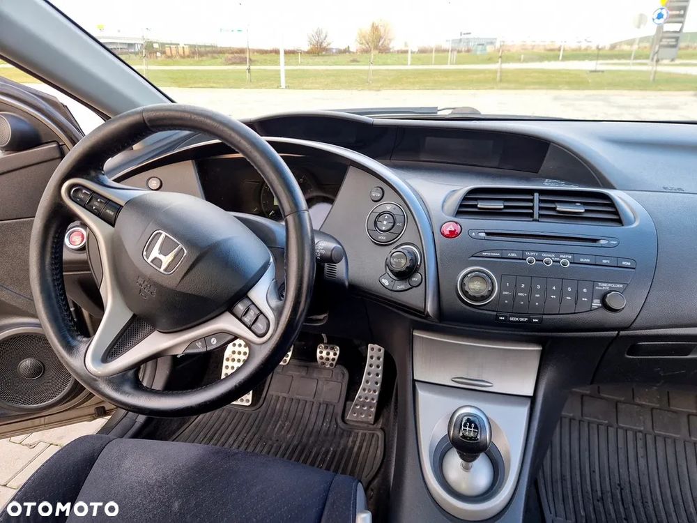 Honda Civic 1.8 Executive - 17