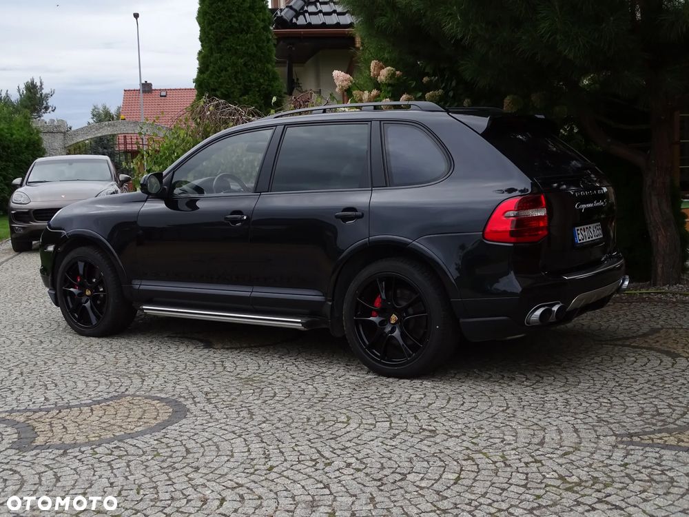 Porsche Cayenne Turbo S - 29