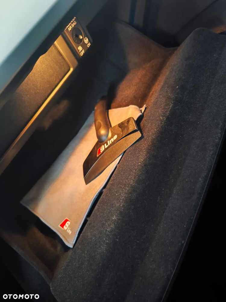 Audi A4 Limousine - 14