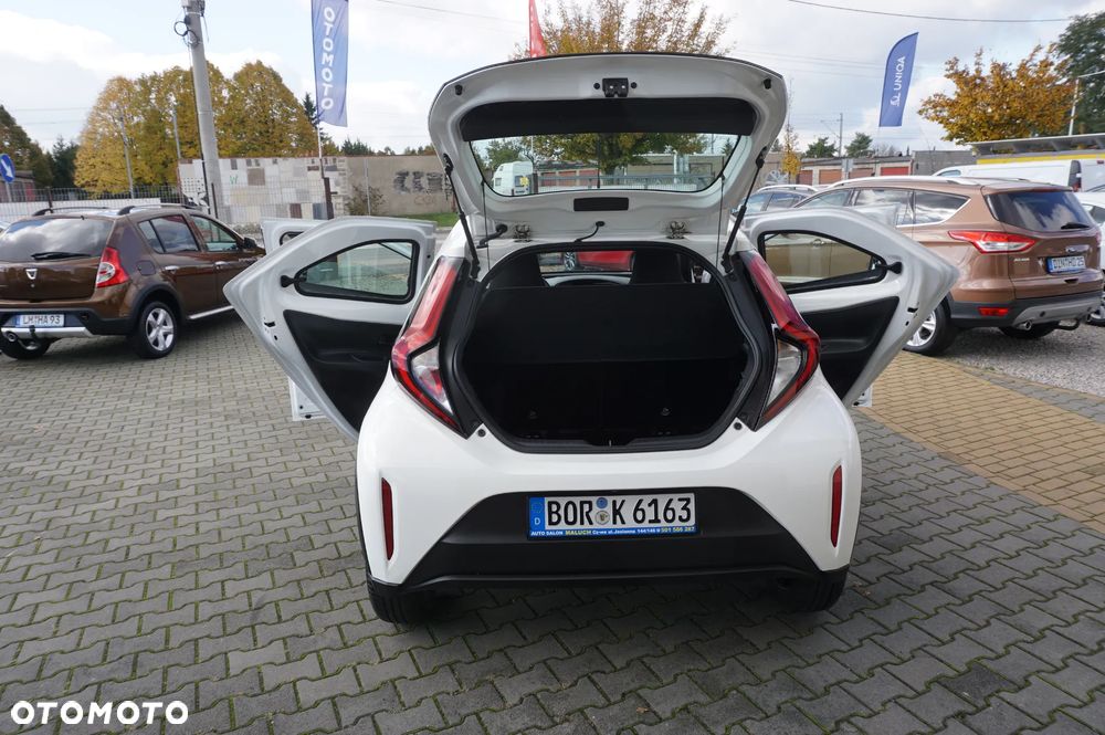 Toyota Aygo X 1.0 VVT-i Executive CVT - 17