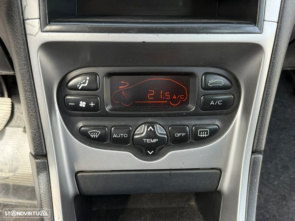 Peugeot 307 1.4 HDi Premium - 24