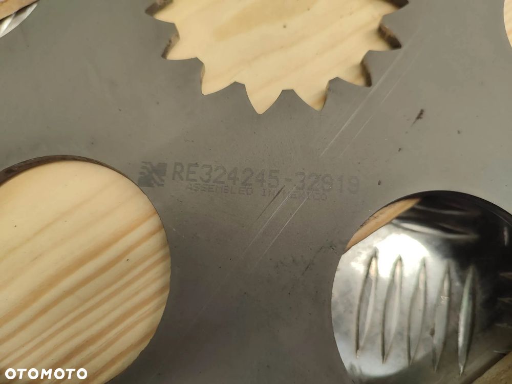 Hamulce John Deere 6175M (RE324245-32919) - 4