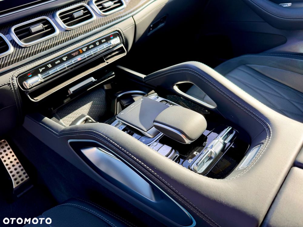 Mercedes-Benz GLS - 27
