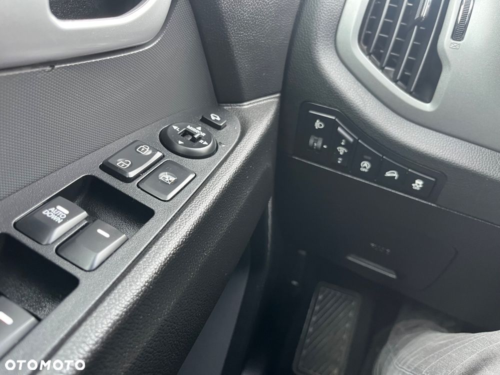 Kia Sportage - 16