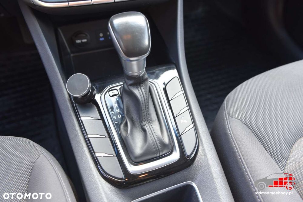 Hyundai IONIQ - 31