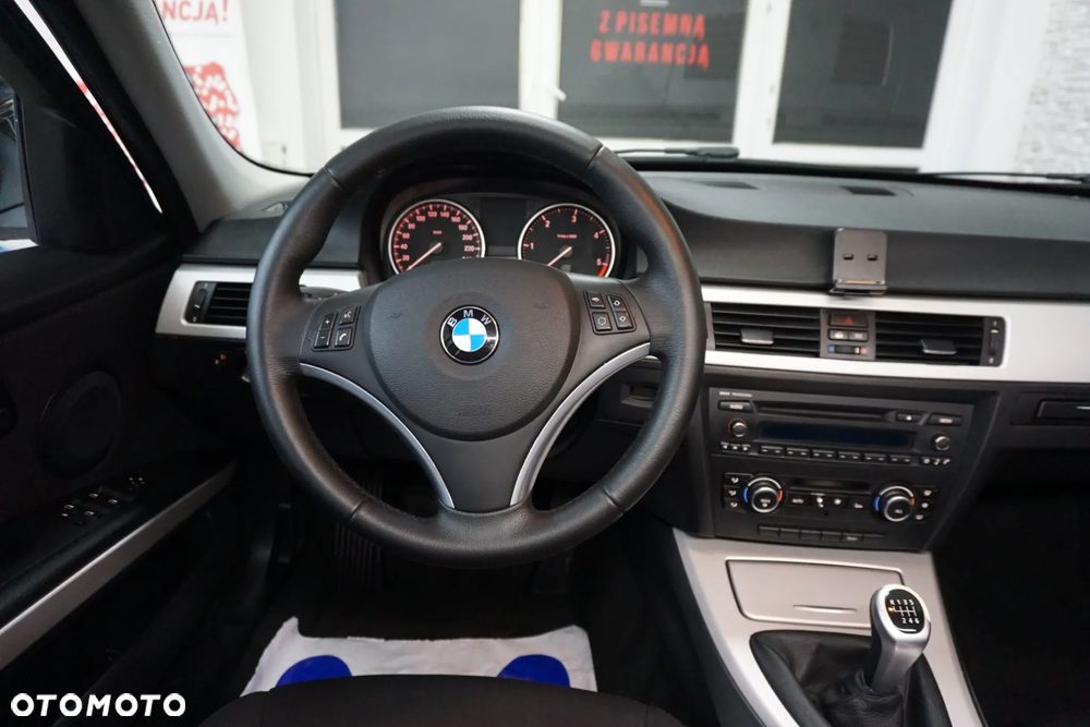 BMW Seria 3 318d - 21