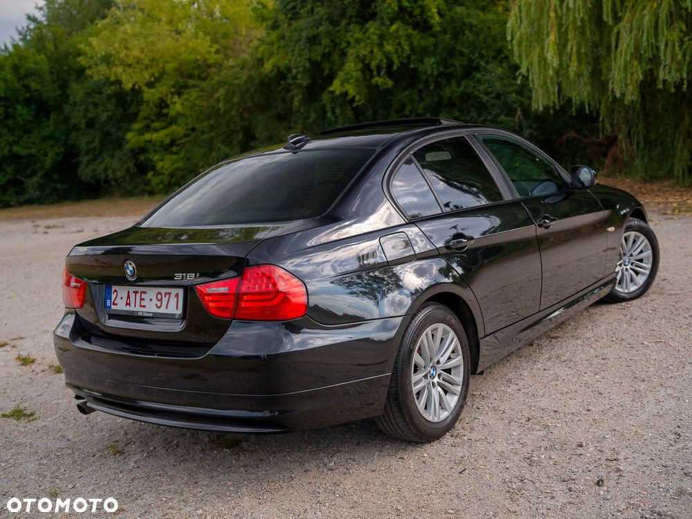 BMW Seria 3 318i Edition Exclusive - 16
