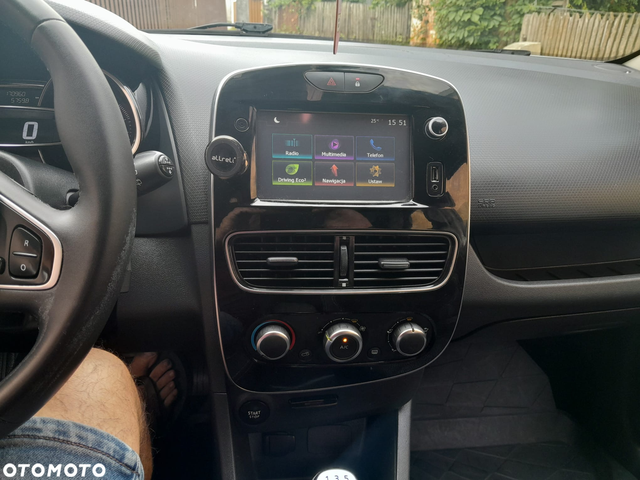 Renault Clio - 19