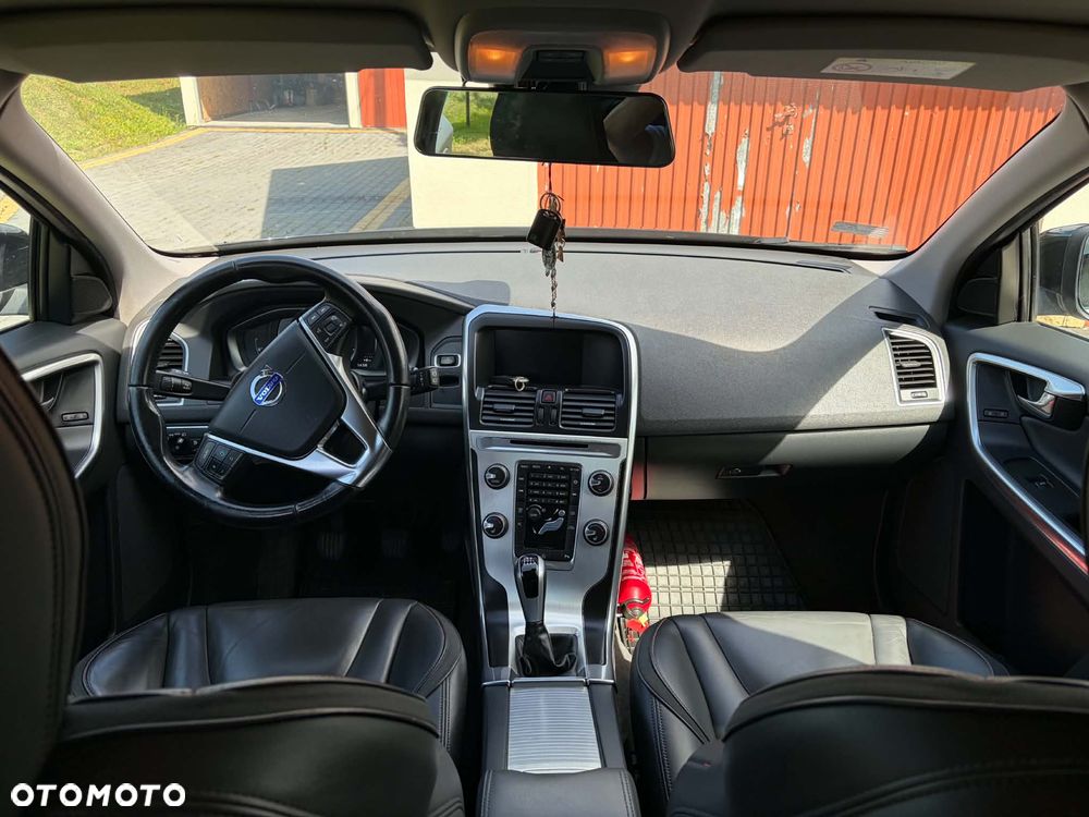 Volvo XC 60 D3 Drive-E Ocean Race - 3