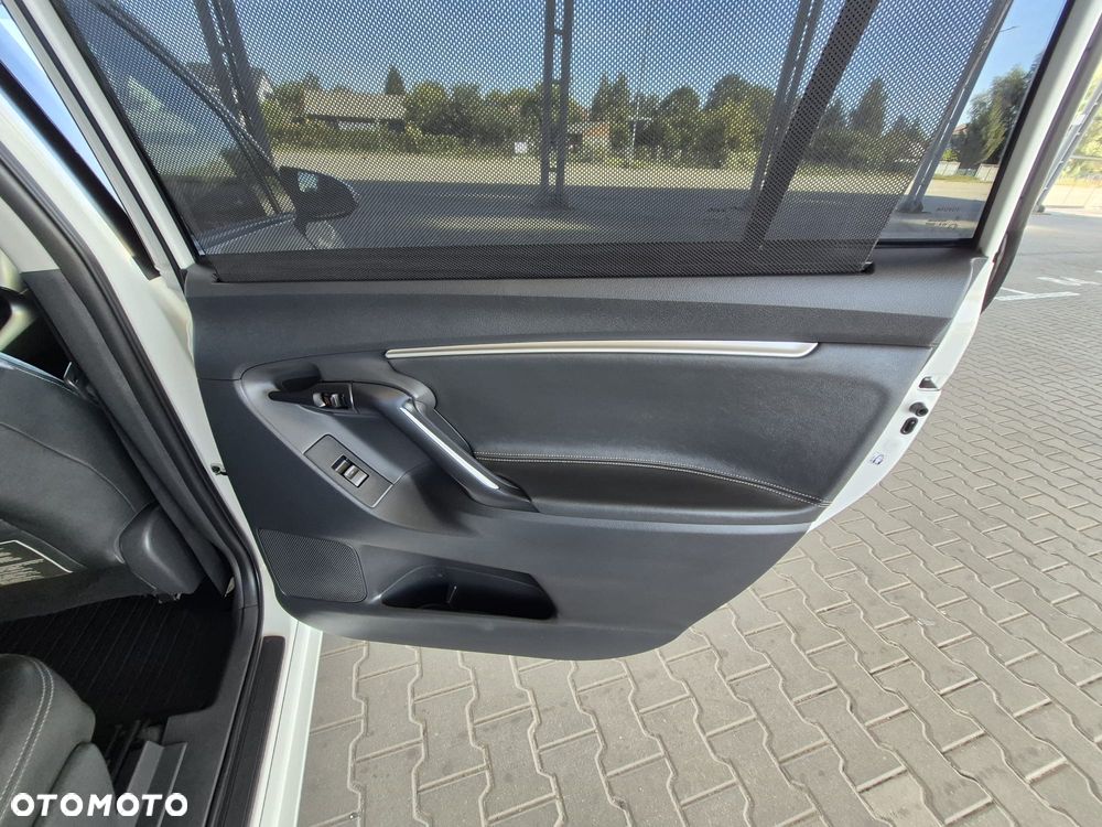 Toyota Verso 1.8 Prestige 7os - 27