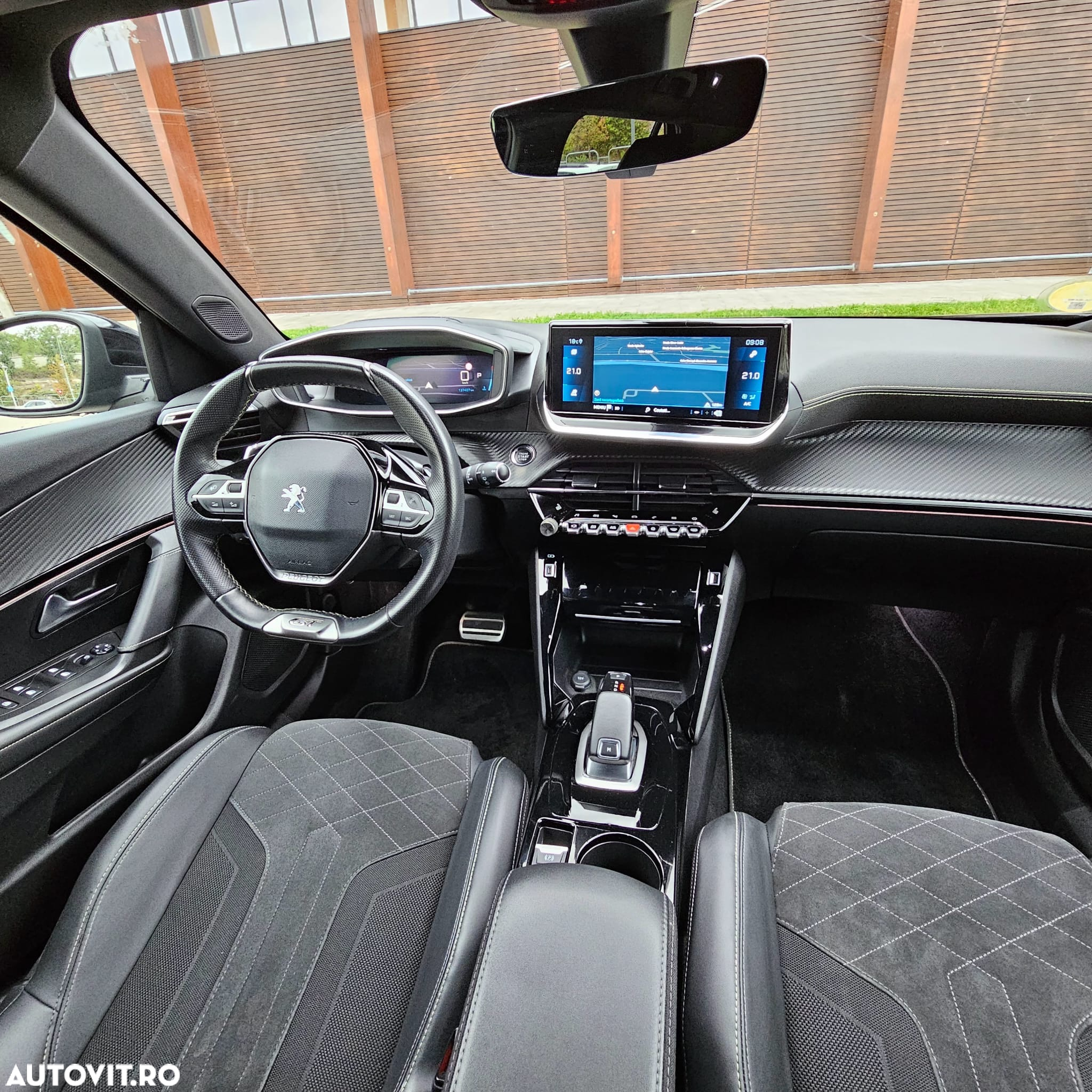 Peugeot 2008 BlueHDi 130 EAT8 GT Pack - 13