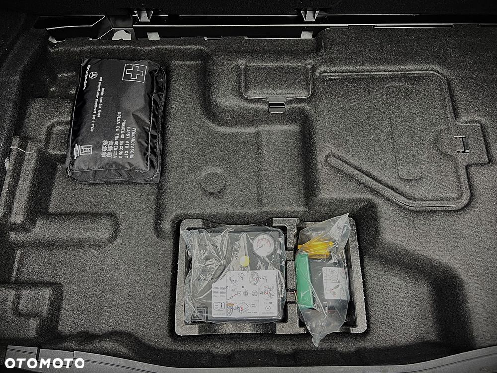 Mercedes-Benz Klasa C 200 4Matic 9G-TRONIC - 20