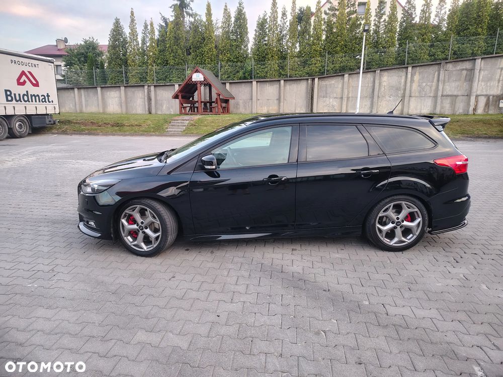 Ford Focus ST - 9