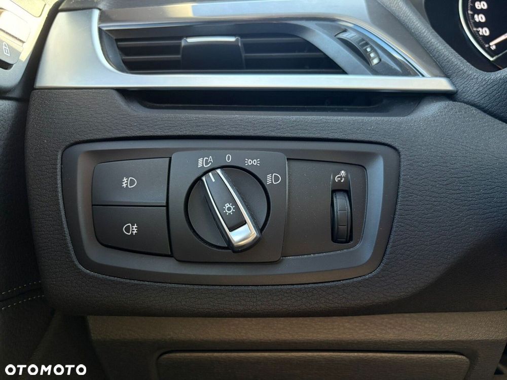 BMW X1 sDrive18i xLine - 20