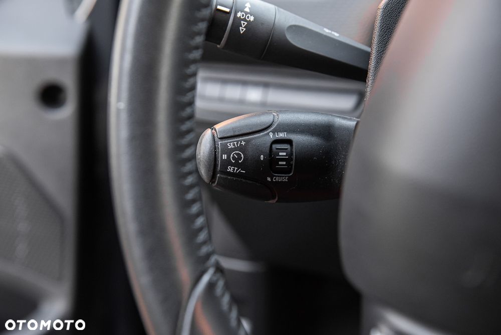 Peugeot 2008 PureTech 110 Stop&Start Allure - 17