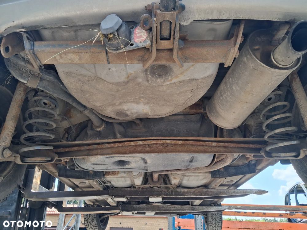 Toyota Yaris I 1 Lift silnik 1.4 Diesel D4D 90KM 1ND skrzynia biegów C153 drzwi maska zderzak błotnik lusterko 1DZ Grey Metallic Mercury lampa alternator rozrusznik czujnik regulator panel sterownik moduł mechanizm przewód wąż pompa maglownica zwrotnica wahacz mcperson amortyzator belka sanki tłumik wydech listwa osłona kokpit podsufitka podszybie boczek fotel fotele lewarek wybierak linka zbiorniczek kolektor stacyjka kierownica klamka zamek zacisk hamulcowy czujnik doładowania przepustnica przepływomierz półoś blenda klamka światło lampa hak holowniczy odpinany sprężarka filtr włącznik przełącznik manetki przewód rura felgi felga koło wiązka elektryczna NA CZĘŚCI WSZYSTKIE CZĘŚCI - 16