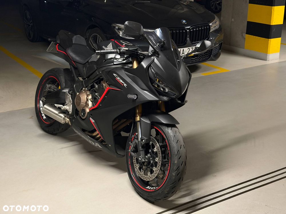 Honda CBR - 1