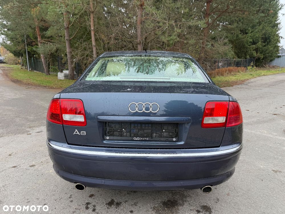 Audi A8 4.2 Quattro - 6