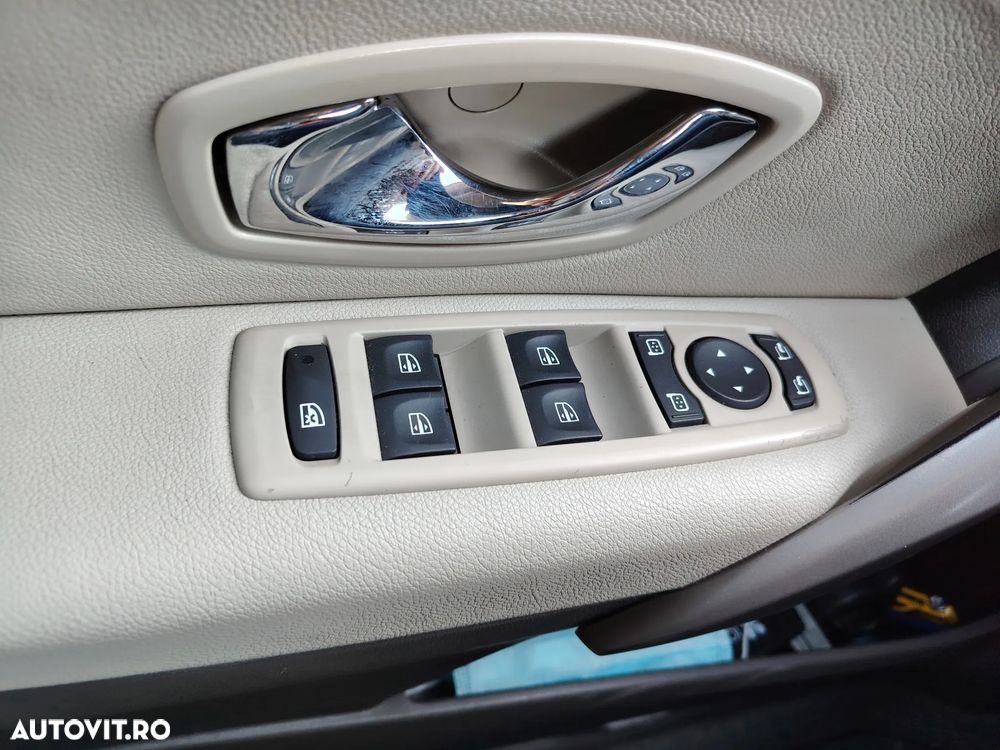 Renault Fluence 1.6 Dynamique - 11