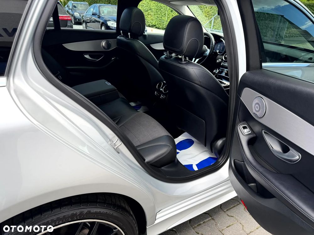 Mercedes-Benz Klasa C 220 d 4Matic 9G-TRONIC AMG Line - 10