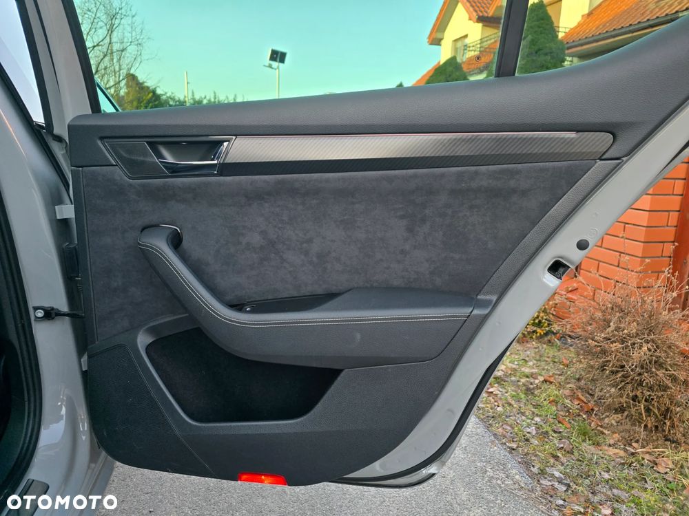 Skoda Superb 2.0 TDI SCR 4x4 Sportline DSG - 21