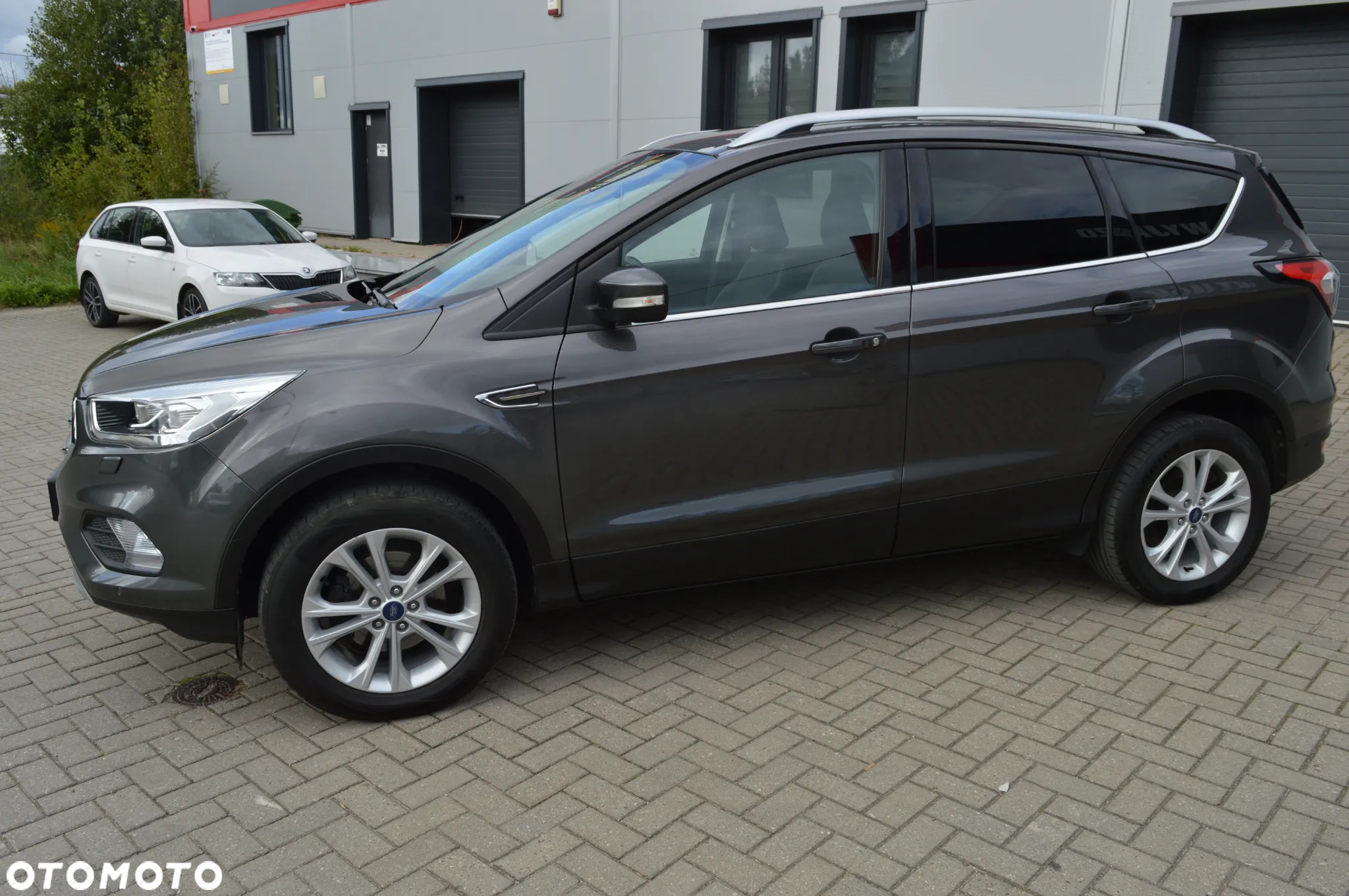 Ford Kuga 1.5 EcoBoost 2x4 Titanium - 6