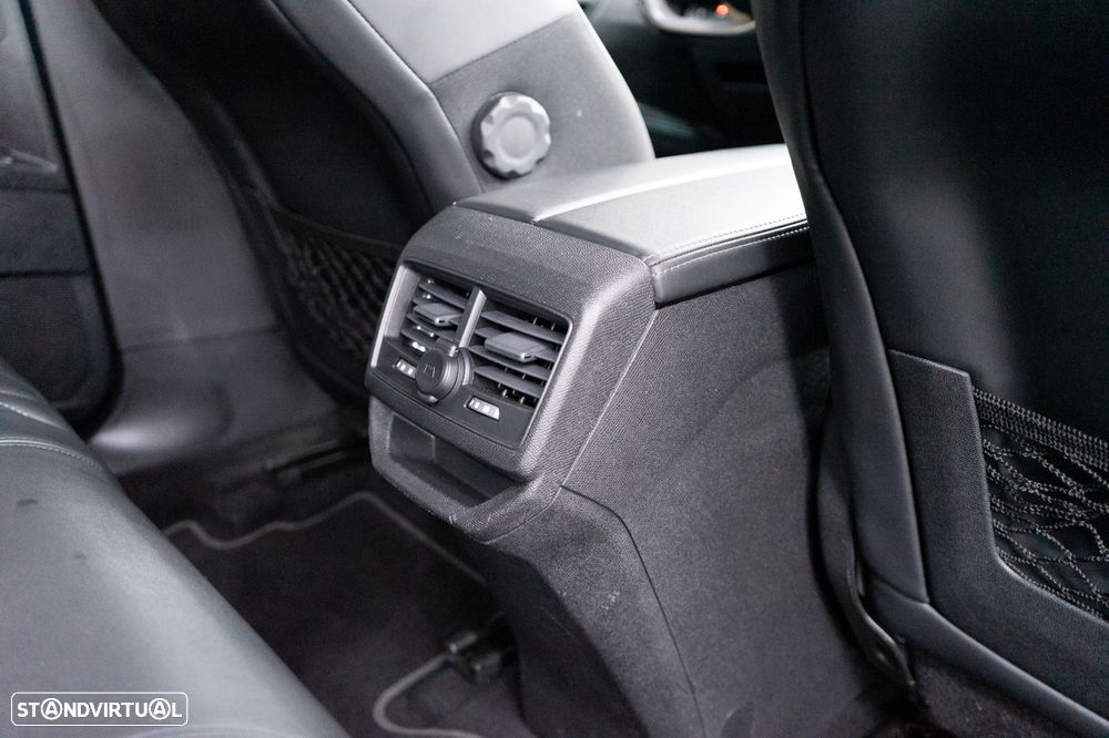 Peugeot 3008 1.6 Hybrid Allure Pack e-EAT8 - 48