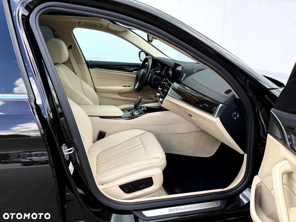 BMW Seria 5 520d xDrive Luxury Line - 24