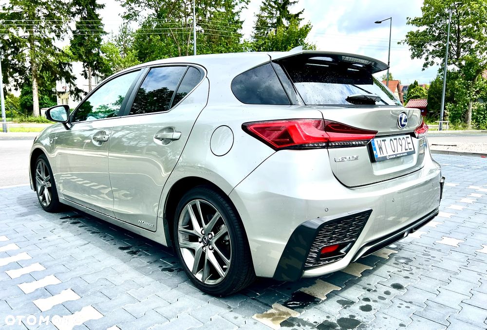 Lexus CT 200h F Sport Edition - 4