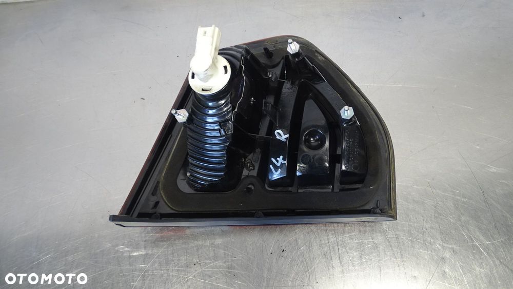 LAMPA PRAWA TYLNA W KLAPIE CITROEN C4 PICASSO 1.6HDI - 3