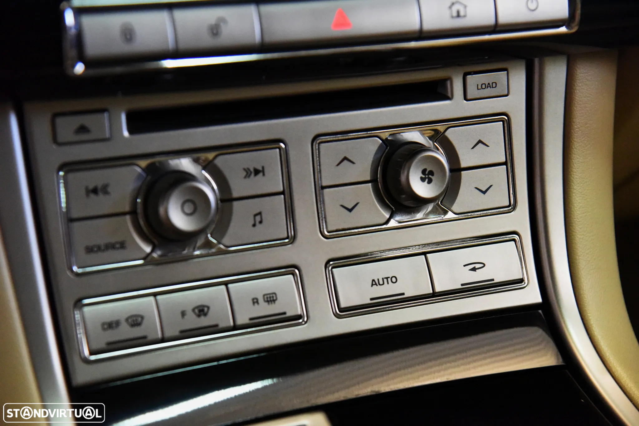 Jaguar XF 3.0 D V6 S Luxury - 29