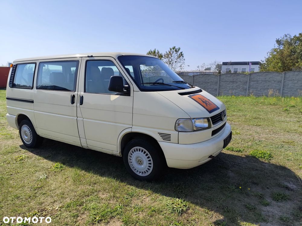 Volkswagen Transporter - 1