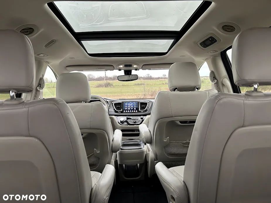 Chrysler Pacifica - 29