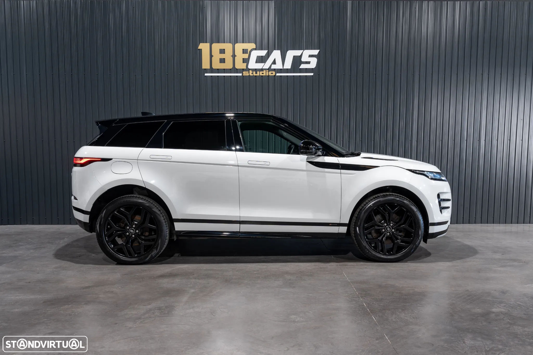 Land Rover Range Rover Evoque 1.5 P300e AWD R-Dynamic SE Auto - 4