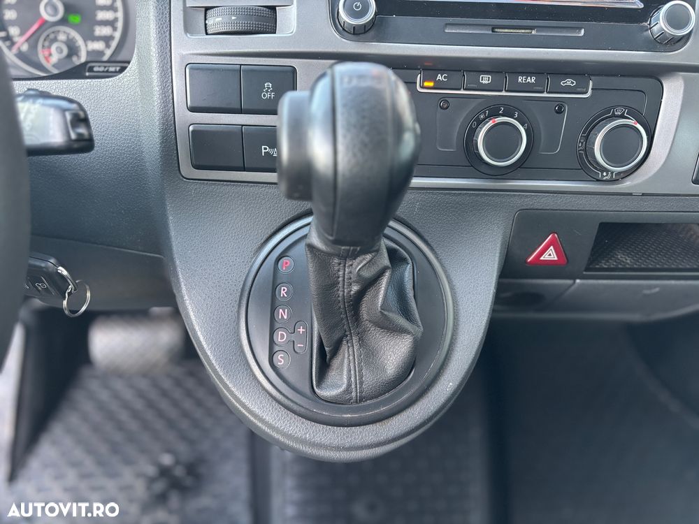 Volkswagen Caravelle - 18