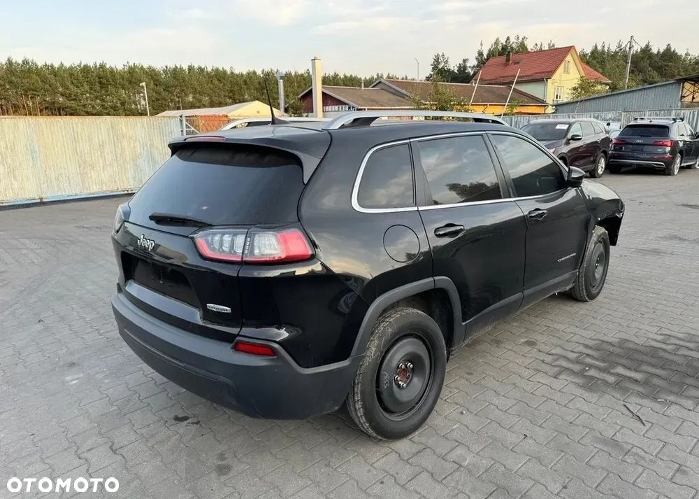 Jeep Cherokee - 3