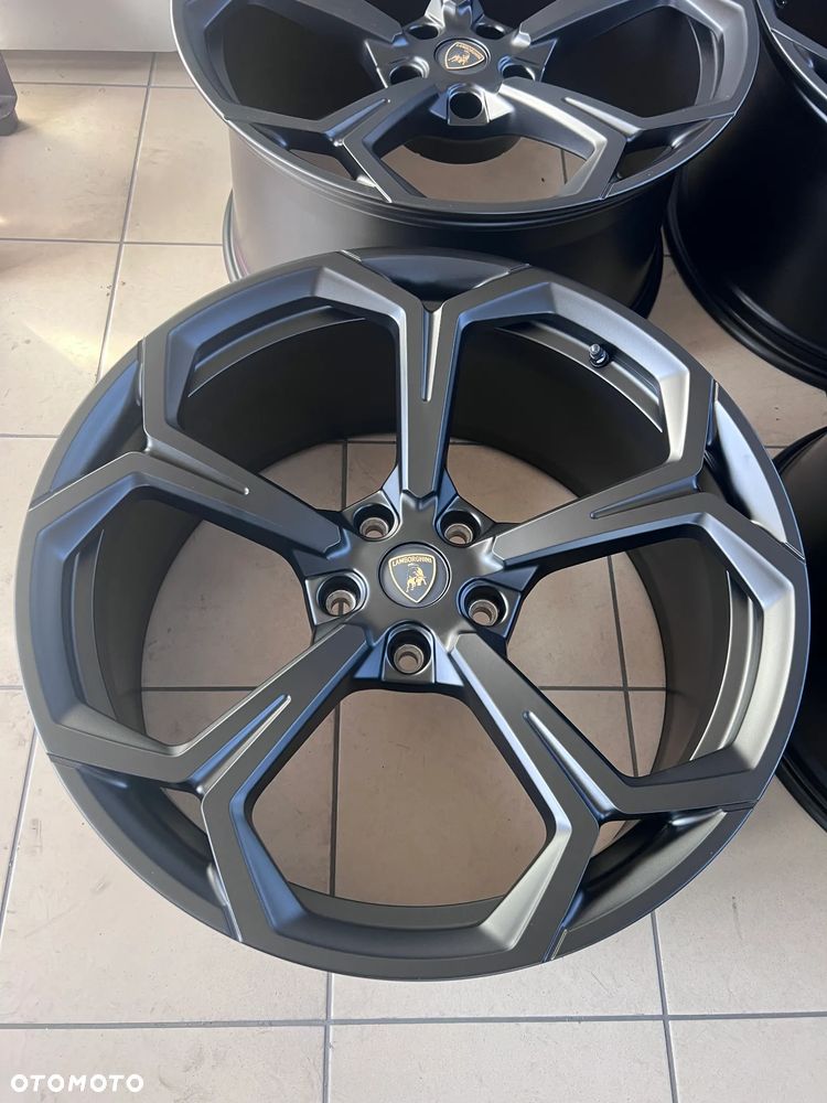 Oryginalne Felgi Lamborghini URUS 22'' BLACK MATT - 5