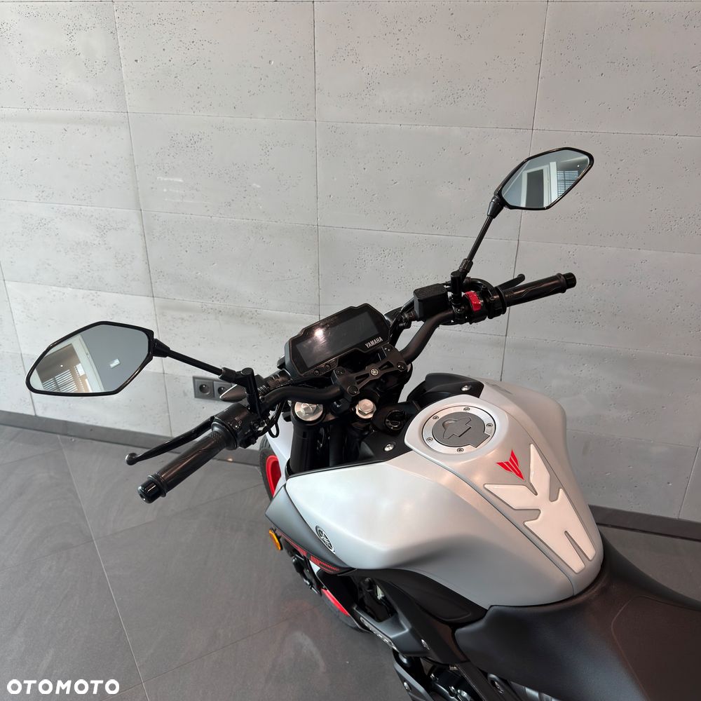 Yamaha MT - 12