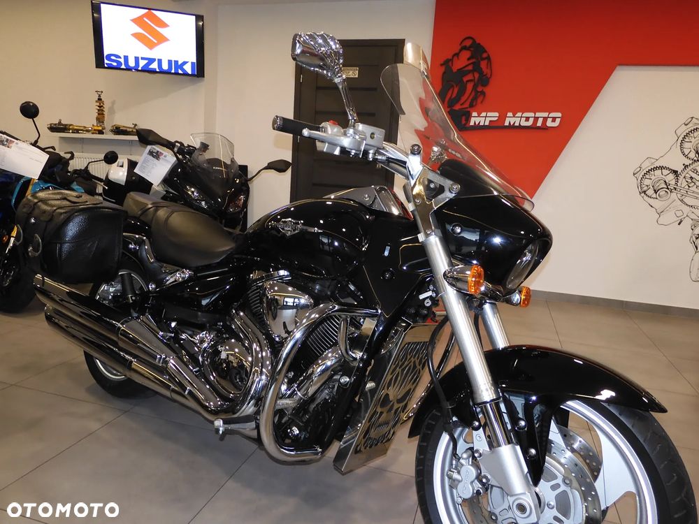Suzuki Intruder - 1