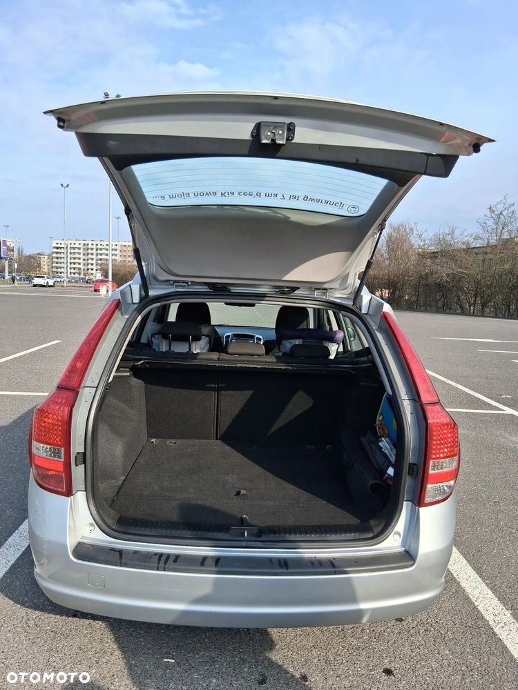 Kia Ceed 1.6 Crdi M - 10