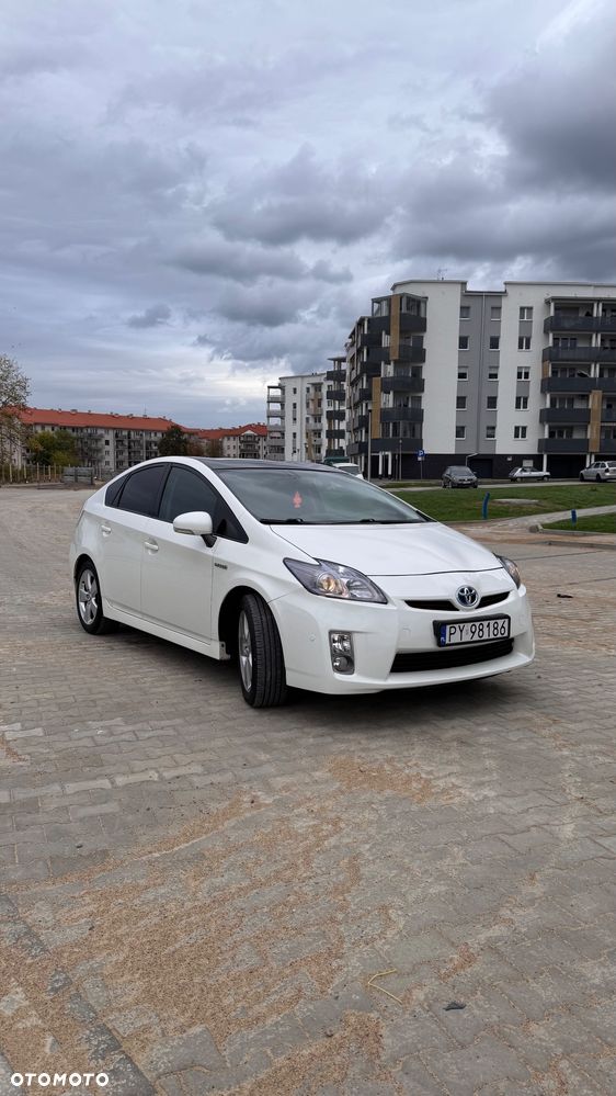 Toyota Prius - 4